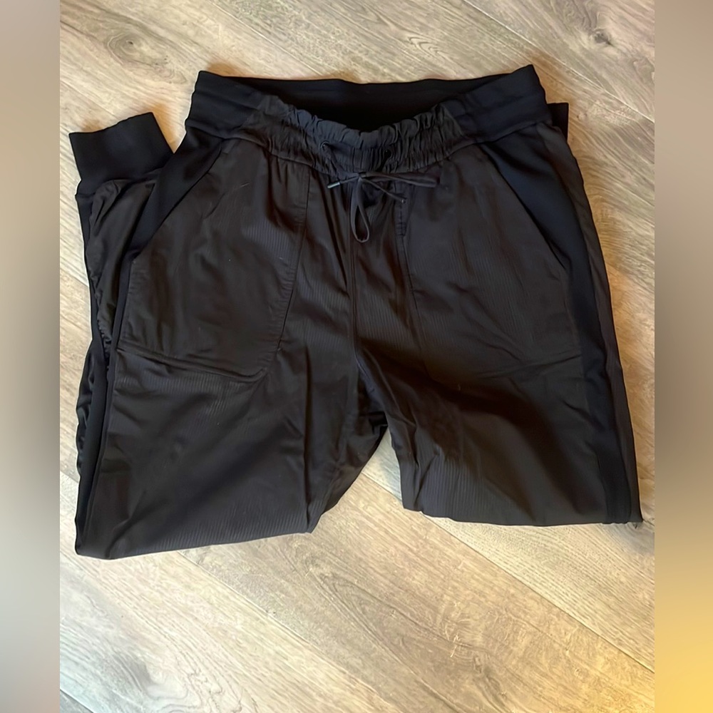 Lululemon beyond studio jogger